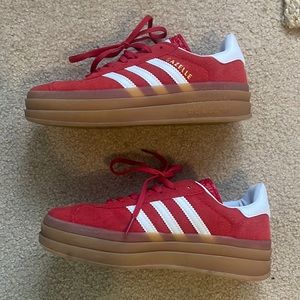 Lightly worn orange gum, gazelle platform